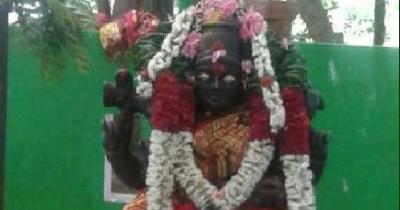 sri-ettiamman-the-mother-who-appeared-as-a-self-women-devotees-are-coming